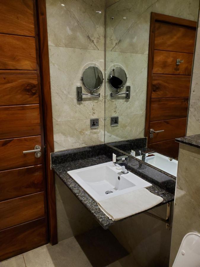 Millennium Terrace Hotel Kampala Eksteriør bilde